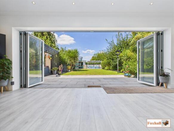 Living / Dining Area