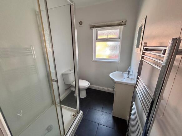 4 bed Terraced to rent Image 9