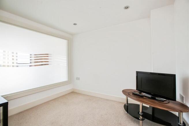 2 bed Apartment for sale Image 5