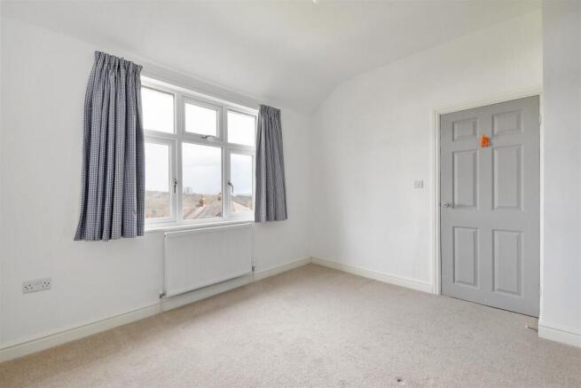 3 bed Semi-Detached to rent Image 5