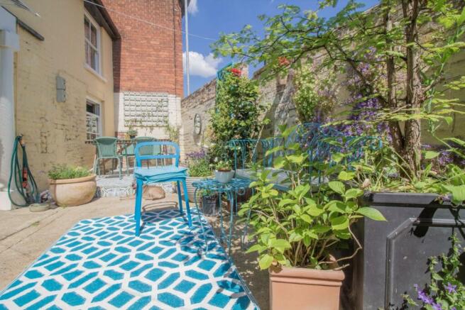 39 Cannon Street [Courtyard Garden] 03.jpg