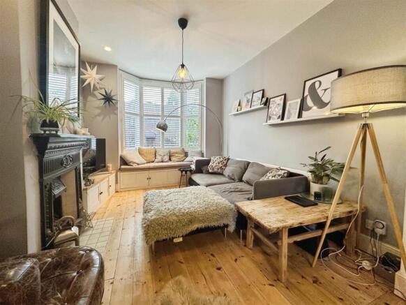 c6aa1de1--40BF-9B17-603CDB6AD258-58366-00001378660