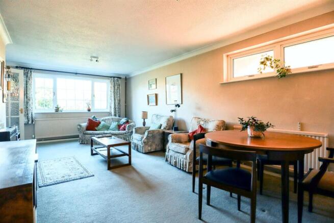 Sitting room (2).jpg