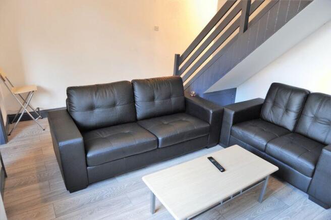 3 bed Town House to rent Image 5