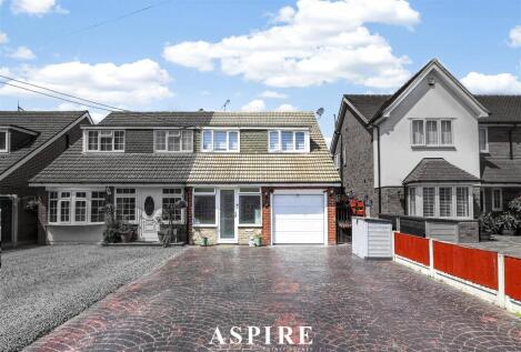 Video Tour Inside - Swan Lane, Wickford