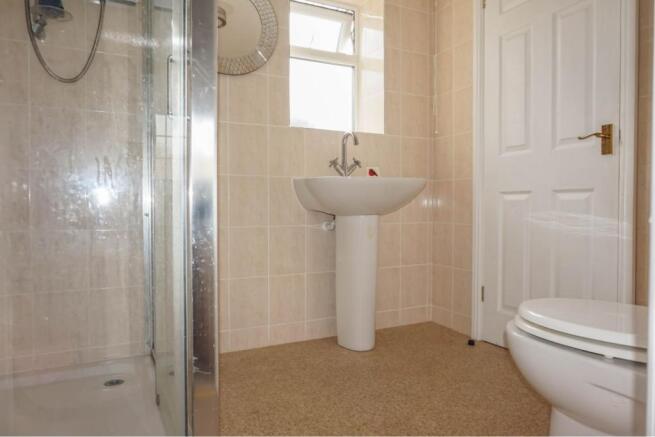 Jack & Jill En-suite