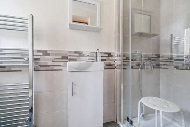 En-suite Shower R...