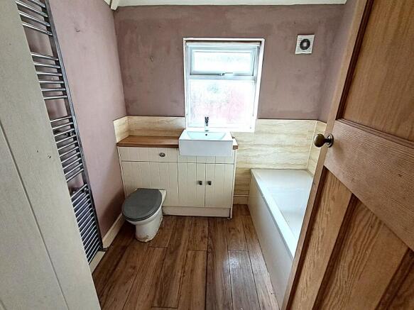 3 bed Semi-Detached for sale Image 9