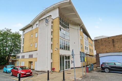 Dukes Court, Farnborough, Farnborough , GU14