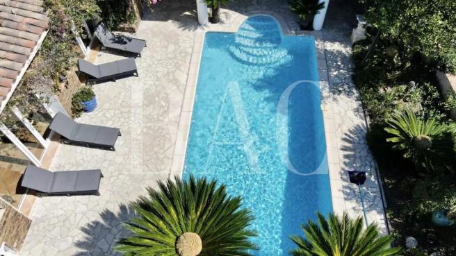 BAC Estate villa with swimming pool near the beach