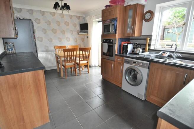 Kitchen & Breakfast Room