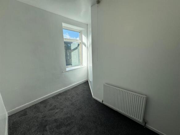 3 bed Terraced to rent Image 11