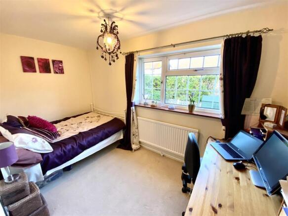 BEDROOM 2