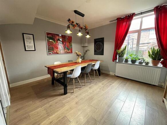 3 bed Terraced for sale Image 8