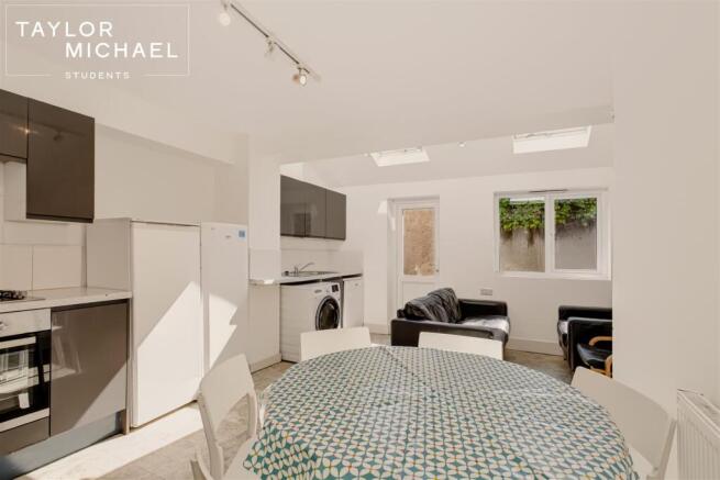 Kitchen / Living Room