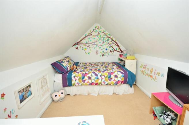 BEDROOM 5