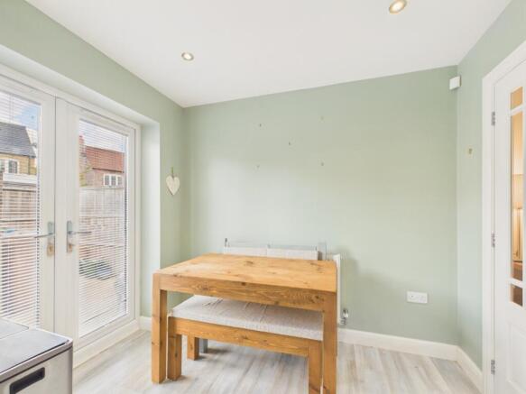 3 bed Semi-Detached for sale Image 7