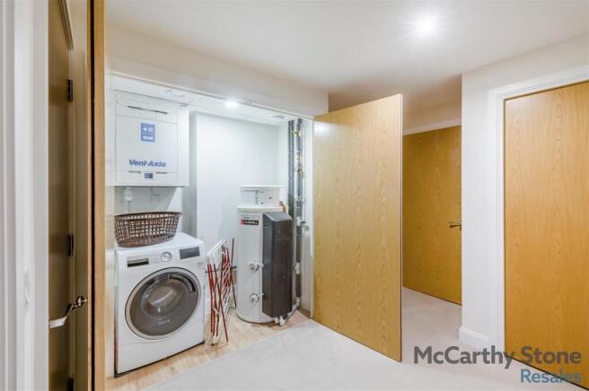 2 bed Apartment for sale Image 11