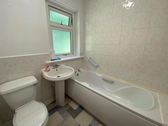 2 bed Terraced to rent Image 7