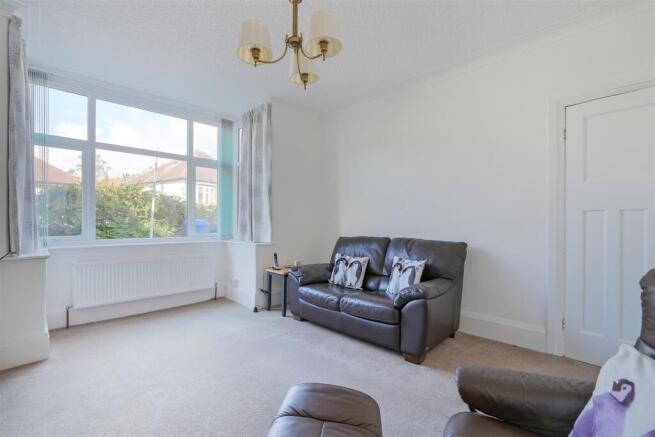 3 bed Semi-Detached for sale Image 3