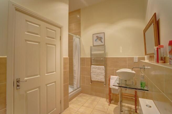 2 bed Flat for sale Image 10