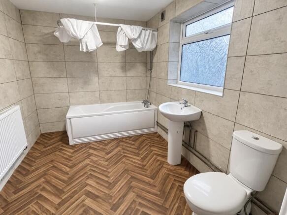 02-bathroom