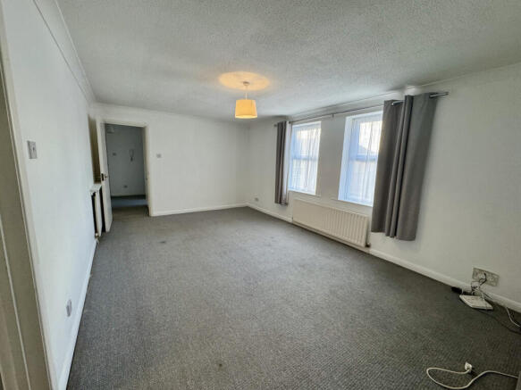 2 bed Flat for sale Image 8