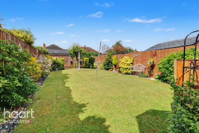 3 bed Semi-Detached for sale Image 4