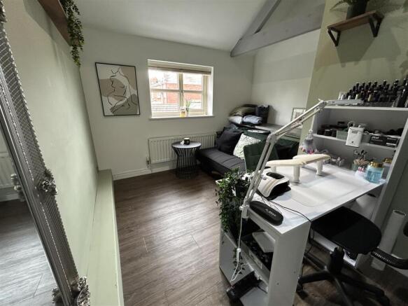 2 bed Semi-Detached for sale Image 10