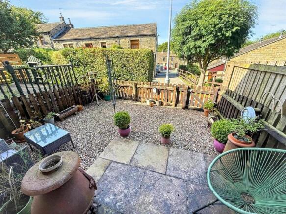 2 bed Terraced for sale Image 2