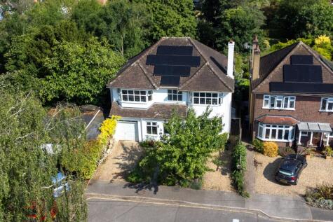 Crest View, Pinner, Greater London, HA5 1AN