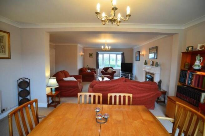 dining/sitting room