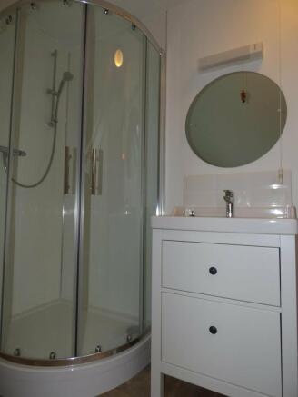 en-suite B1 (2)