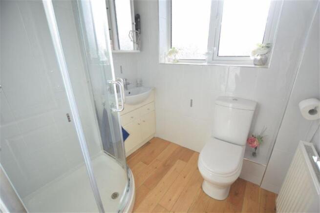 HOUSE SHOWER ROOM