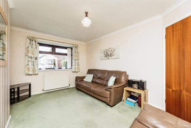 2 bed Semi-Detached Bungalow for sale Image 9