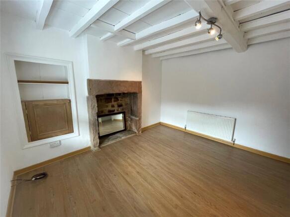 2 bed Terraced to rent Image 4