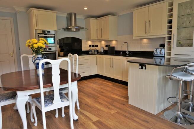 Kitchen / Breakfast