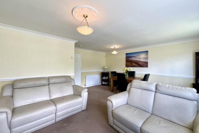 3 bed Bungalow for sale Image 4