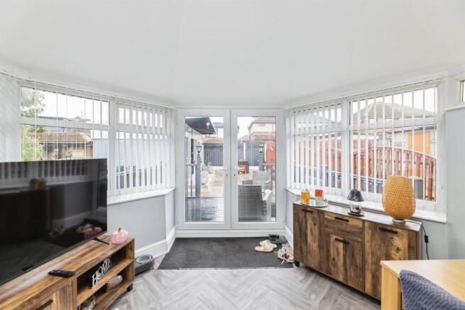 3 bed Semi-Detached for sale Image 8