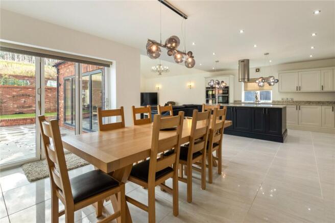 Dining/Kitchen