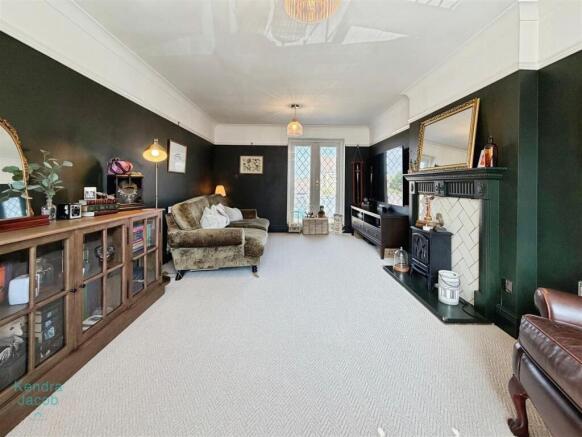 4 bed Detached for sale Image 12