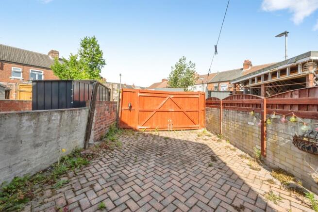 3 bed Terraced for sale Image 10