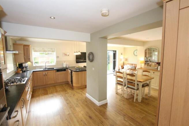 Kitchen, Diner, Living Area