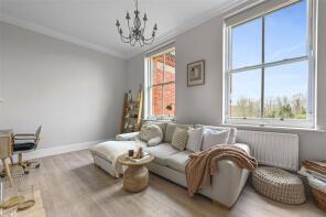 Flat 11, Osborne House, Hampstead Avenue, Woodford Green IG8 8RE