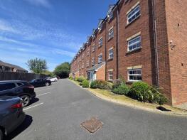 60, Quins Croft, Leyland PR25 3UX