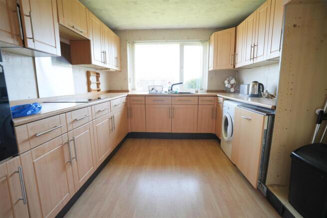 3 bed Semi-Detached Bungalow for sale Image 6