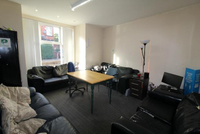 7 bed Terraced to rent Image 4