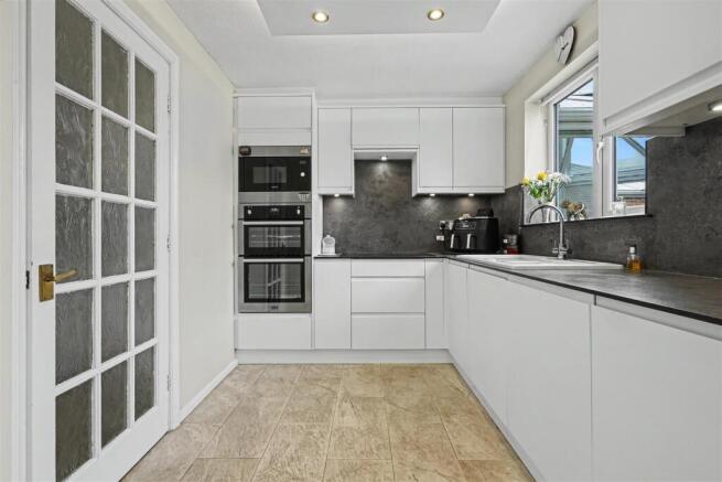 Kitchen 1_1.jpeg