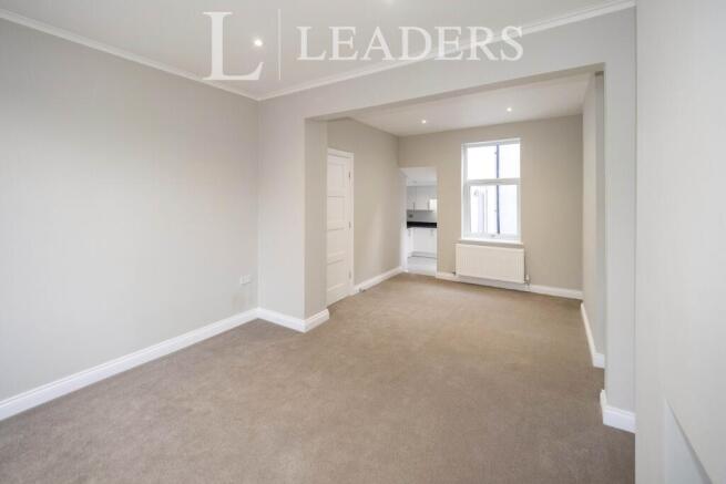 Open plan lounge Din