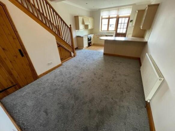 2 bed Town House to rent Image 10